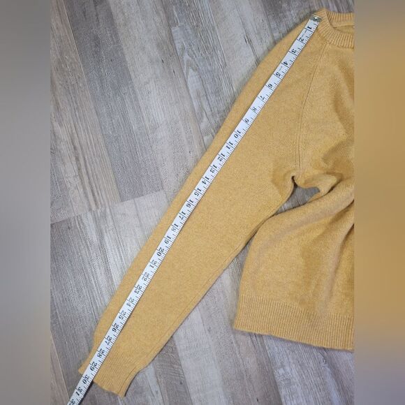 100% mens MEDIUMWEIGHT WOOL good threads mustard yellow crew sweater size large - Picture 4 of 10